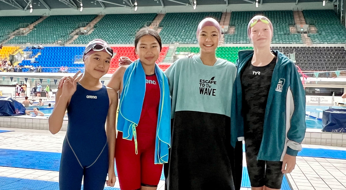 The Junior 4 x 50m Freestyle Team