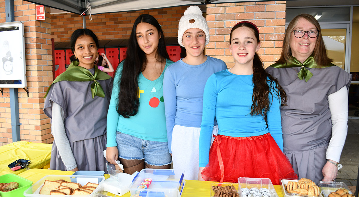 Yr 7 & 9 Caritas Bake sale