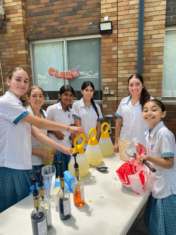 571904604499888_1486797649677241-1