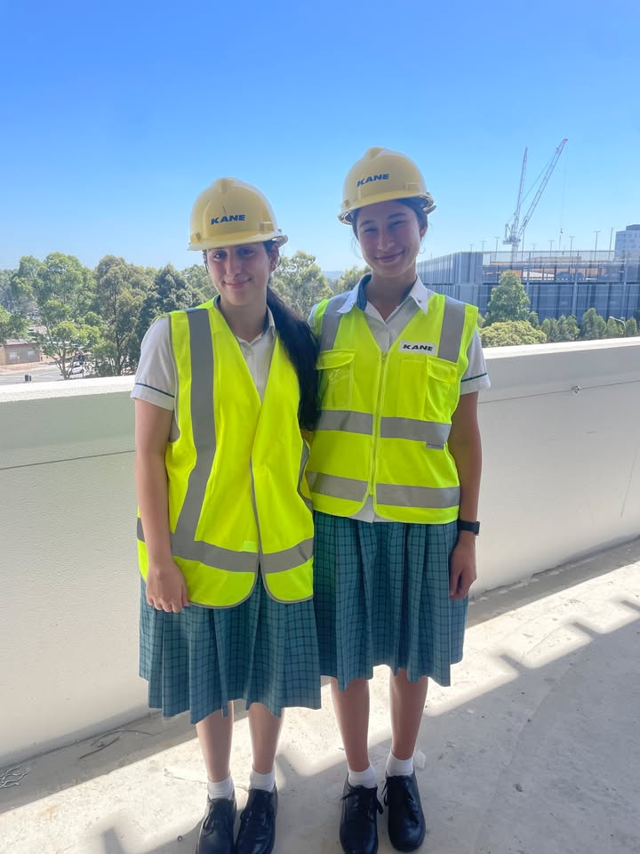 571904604499888_1510059917351014-1