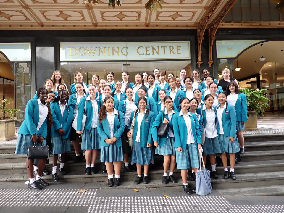 571904604499888_1579472687076403-1