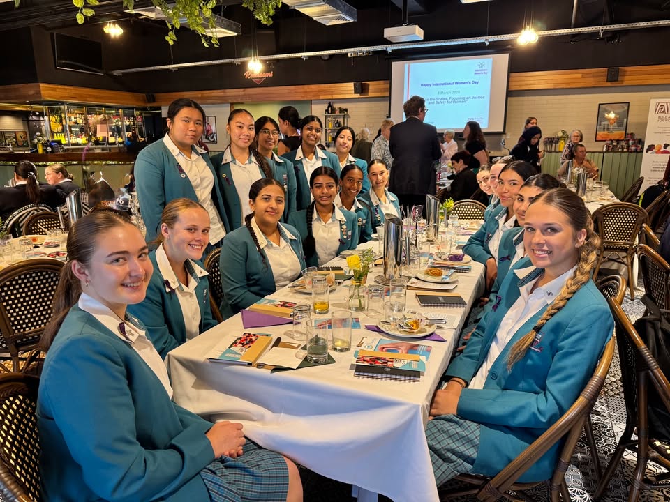 571904604499888_1586431436380528-1